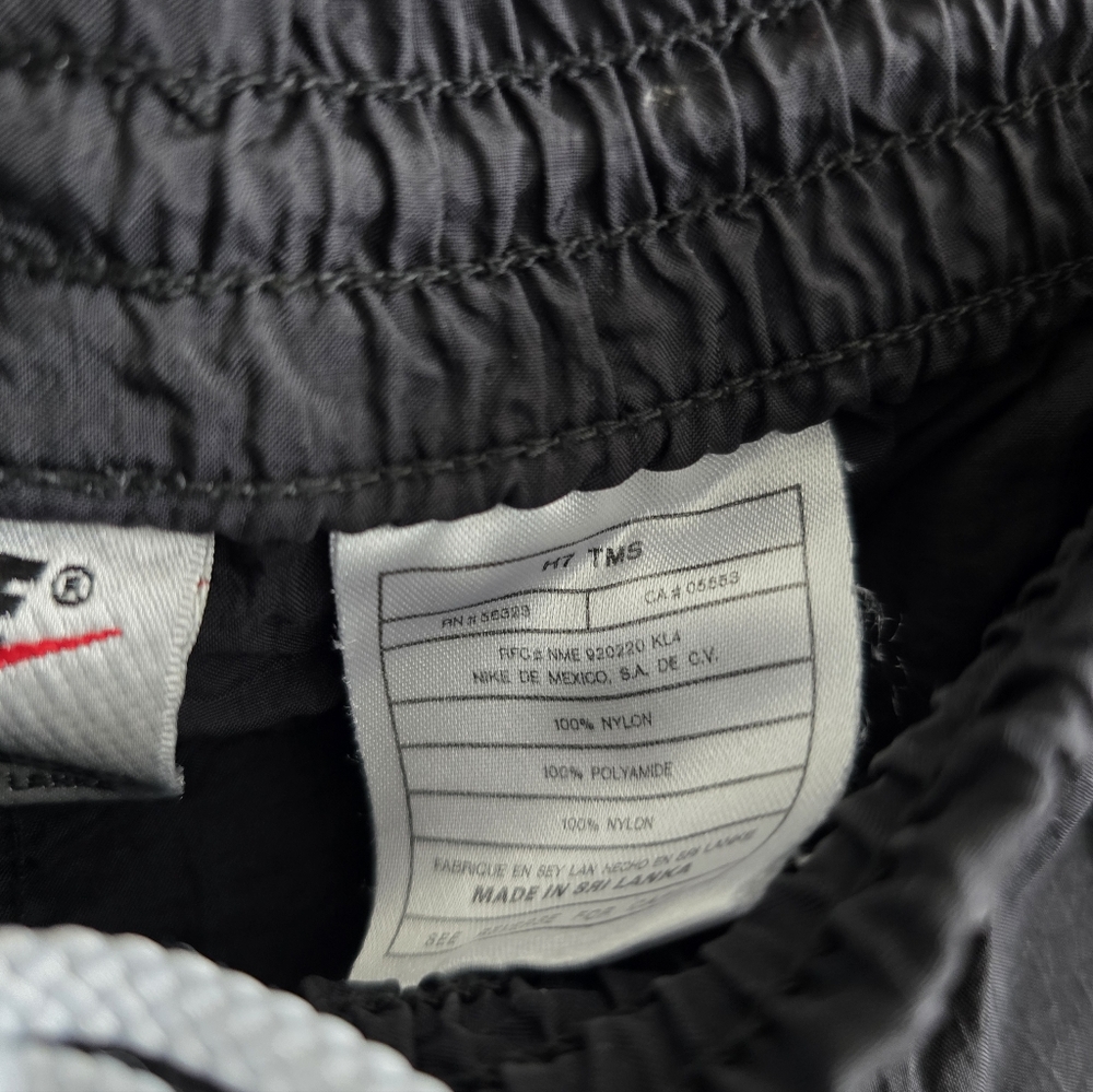 Vintage 90s Nike Boys Windbreaker Track Pants Black White Nylon Xl - Picture 4 of 6